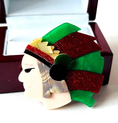 SIGNED LEA STEIN PARIS INDIAN CHIEF RED GREEN BROOCH PIN JEWELLERY