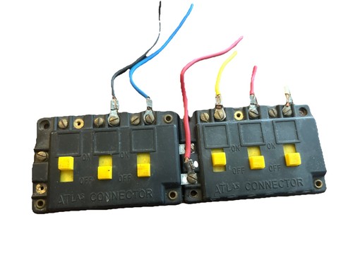 2 Atlas Electrical Track Power Connector with Three On/Off Switches (HO/N Scale)