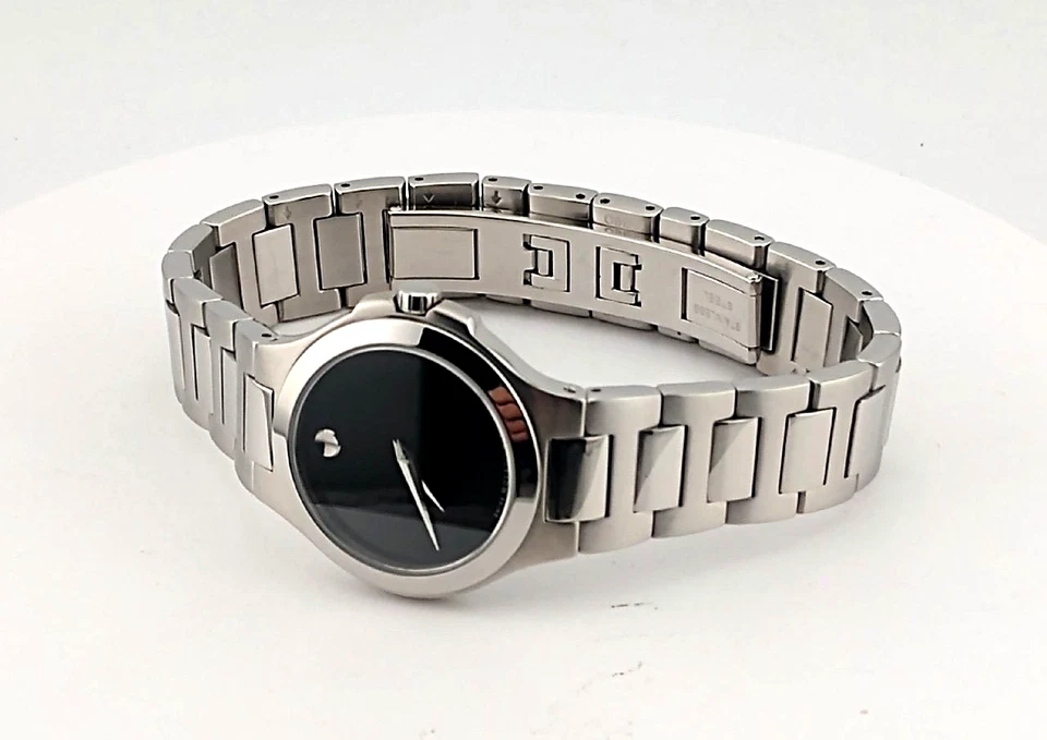 Reloj Movado Ladie's Classic Museum Acero Inoxidable # 01.3.14.1033-Modelo Pantalla Foto 4 de 4