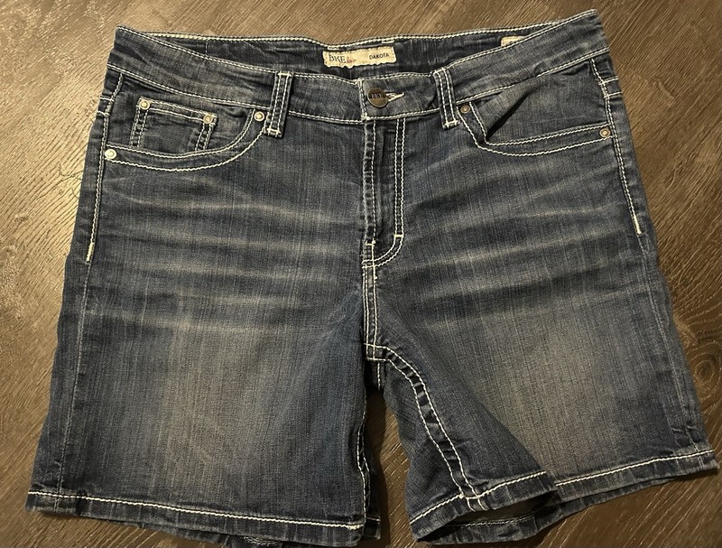 BKE Dakota Denim Jeans Shorts Size 32 Buckle Shorts