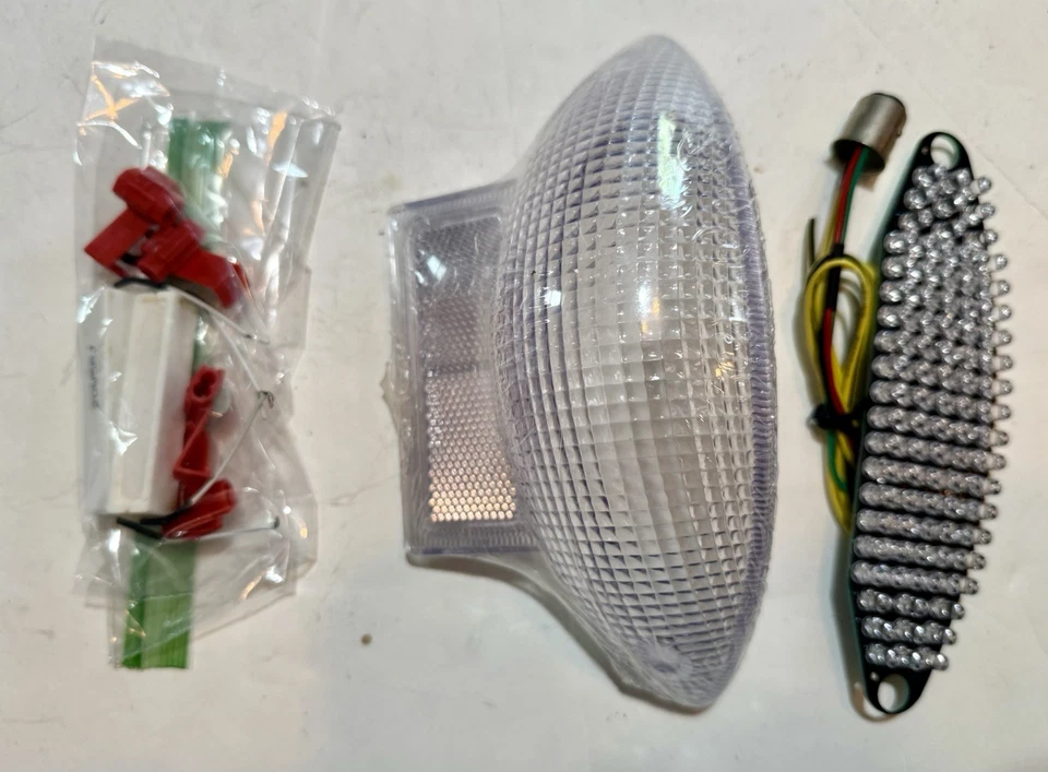 Luz trasera LED integrada BikeMaster señal de giro transparente Katana 600 y 750 03-06 Foto 3 de 4