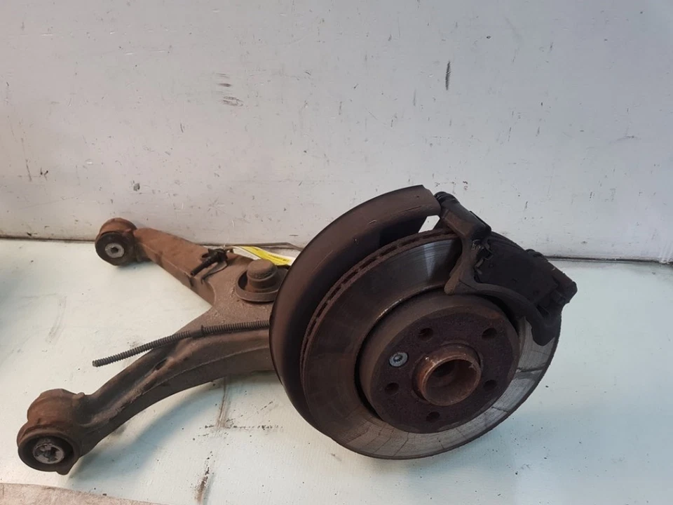STUB AXLE LEFT REAR Volkswagen Transporter T5 2012 7E0501071 / 7H0501071E - Image 3 of 3