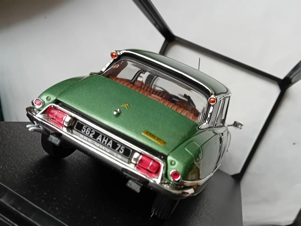 Norev Citroën DS 23 1/18 Vert Métal  Rétroviseur gauche à recoller . - Photo 3/4