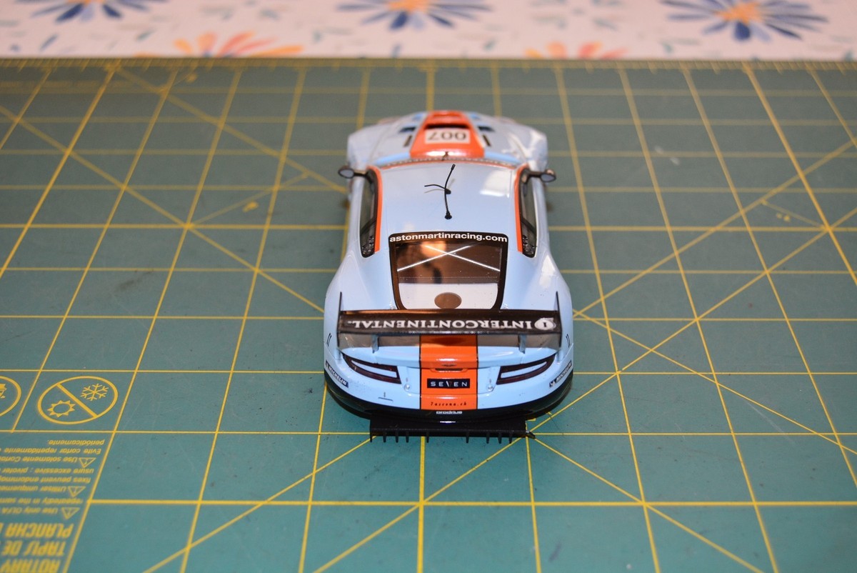 ミニカー ASTON MARTIN DBR9 007 Scalextric Vintage Scalextric Hornby 1/32 slot Car #007 Gulf Aston