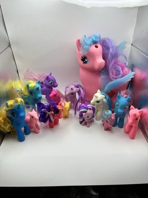 14 Unbranded Ponies