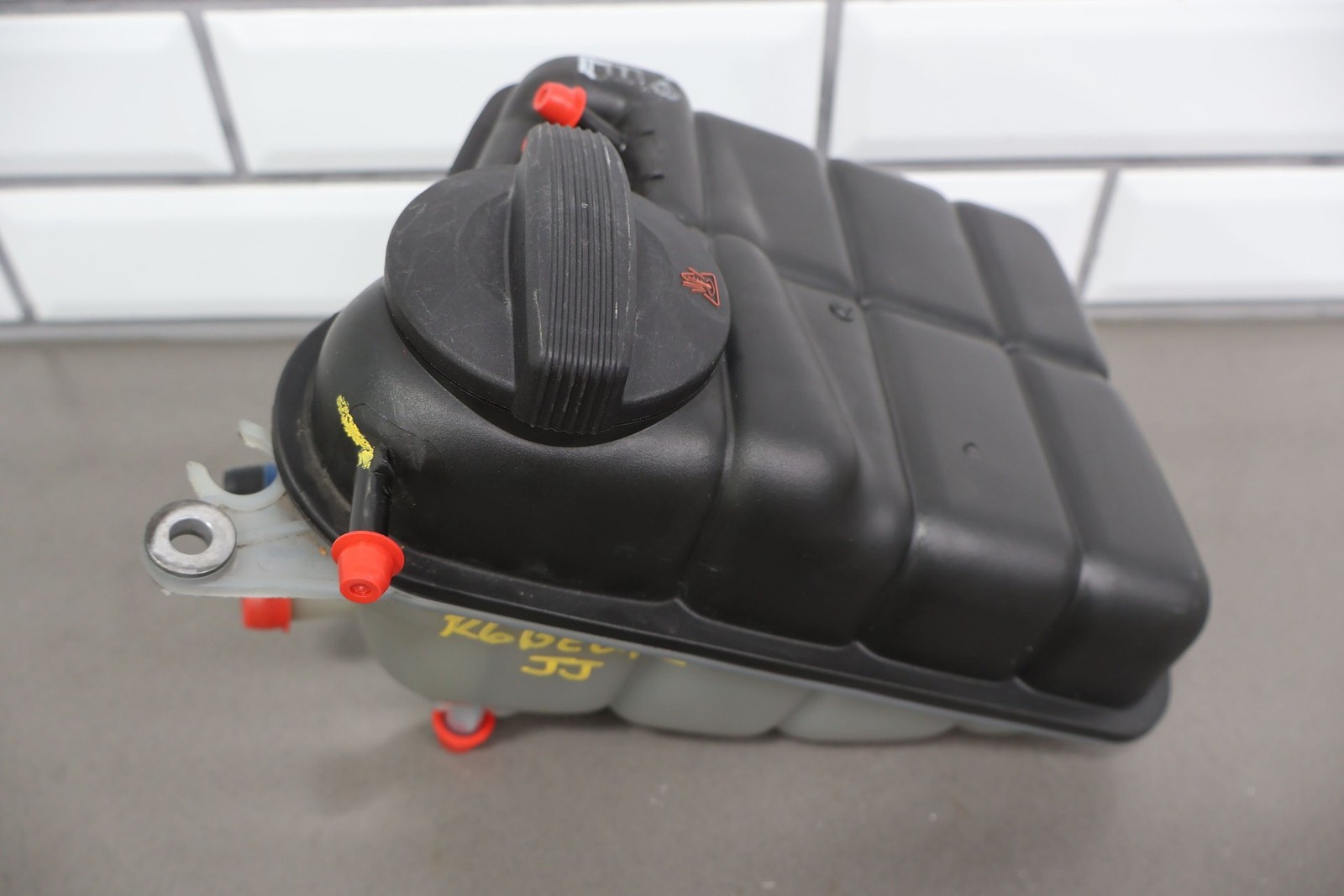 Bentley Continental Flying Spur 2006 Coolant reservoirs Set