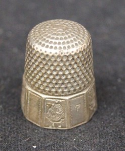 ANTIQUE SIMONS BROS Silver Thimble Size 7