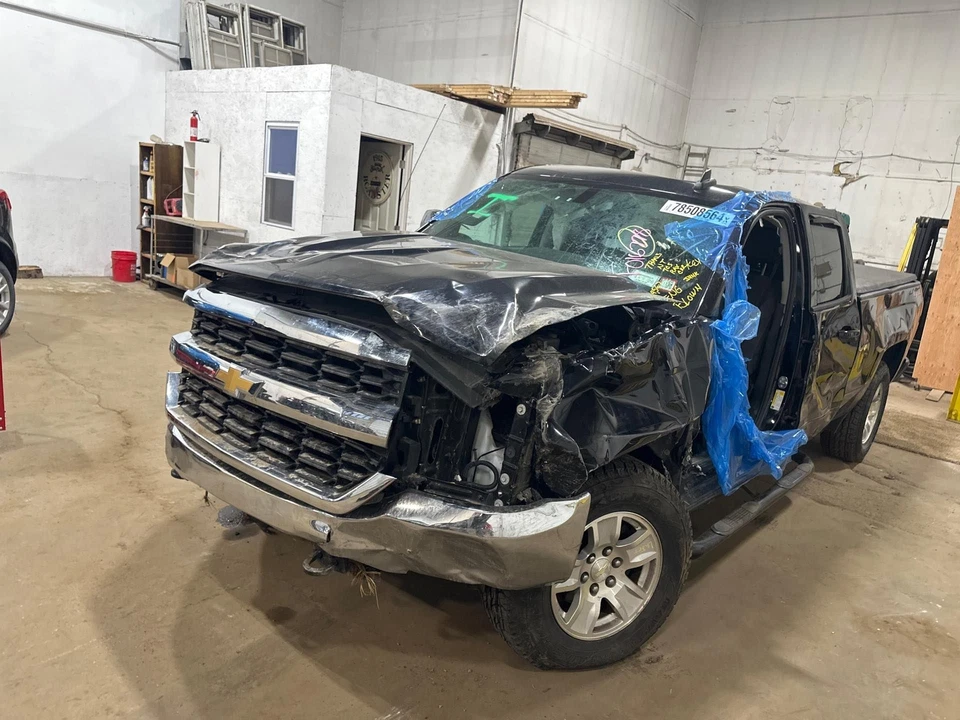 Conjunto de filtro de aire usado se adapta a: camioneta Chevrolet Silverado 1500 2018 grado A Foto 4 de 4