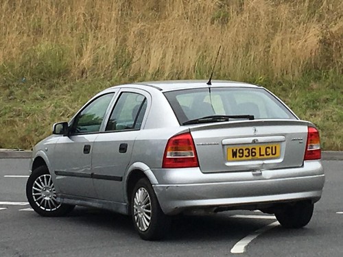 2000 W Vauxhall Astra 1.6i 8V Club 5 Door - 3 Months MOT Drives Well only £100 - Picture 12 of 12