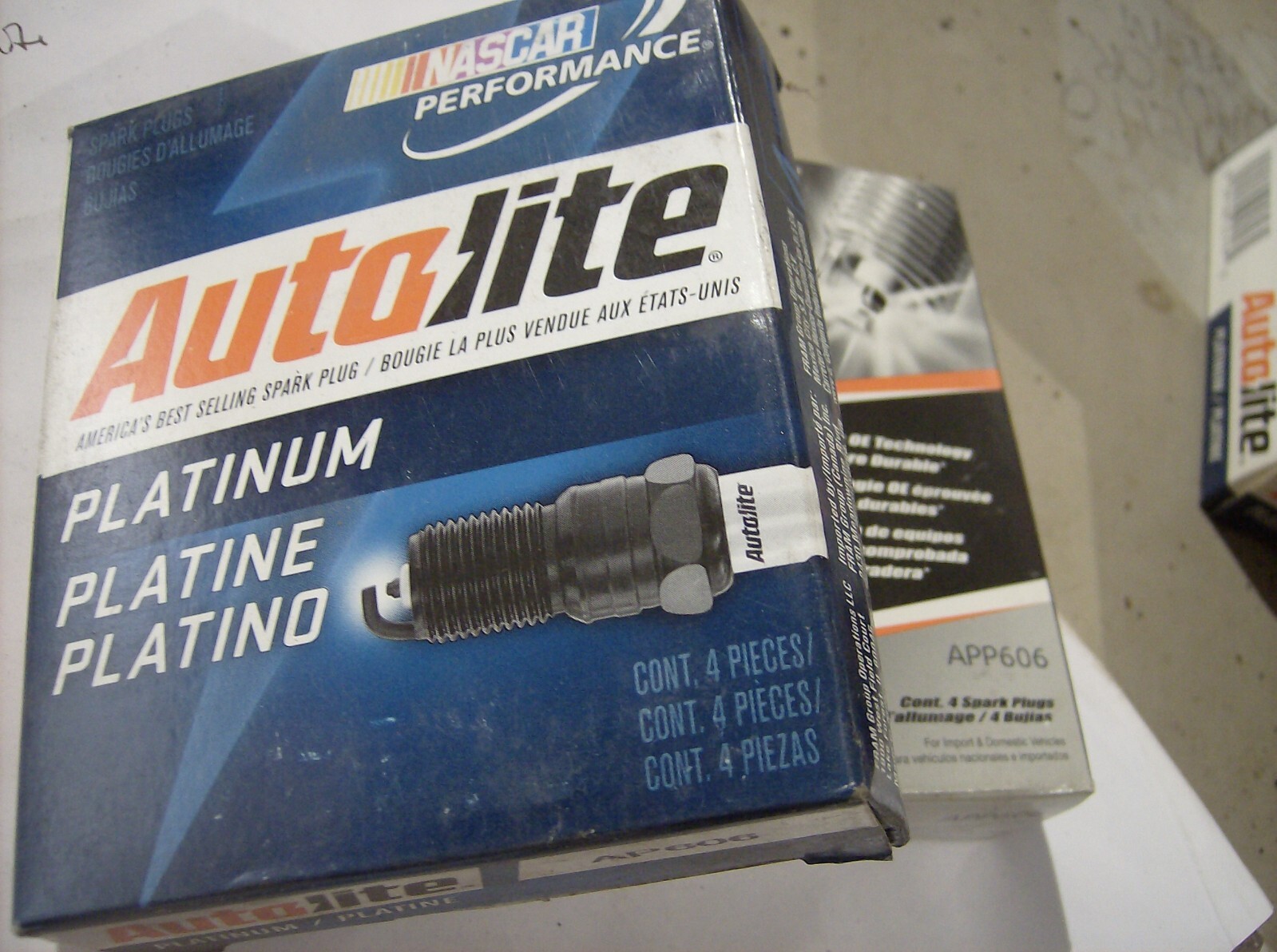AUTOLKITE AP606 APP606 SPARK PLUGS 4 PACK PLATINUM