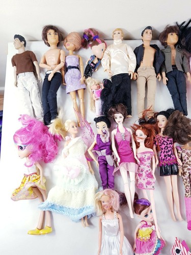 Huge Bundle. 82 Dolls,Accessories Excellent Condition - Picture 4 of 12