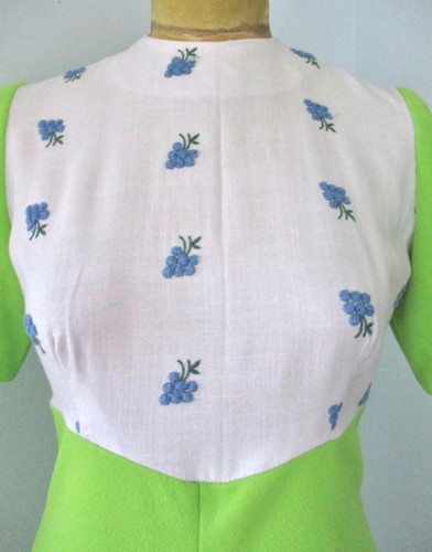 Vtg 60s 70s Mod Lime Green Fit Flare Dress Empire Waist Embroidered Grapes S - Picture 3 of 5