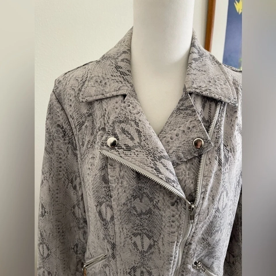 Adyson Parker 蛇纹压花摩托夹克 - 灰色/白色 - M — 第 4/4 张图片