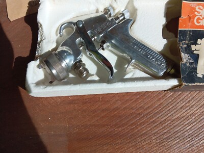 DeVilbiss- JGA 502 Pressure paint spray gun  binks