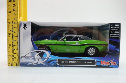 Maisto Special Edition 1:24 Druckguss grün gestreift 1970 Dodge Challenger RT Coupé - Bild 8 von 8