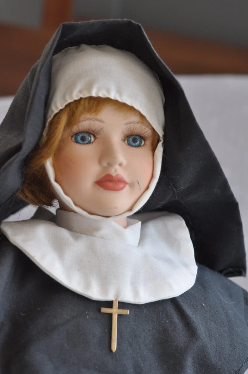 Poupee sister hotsell