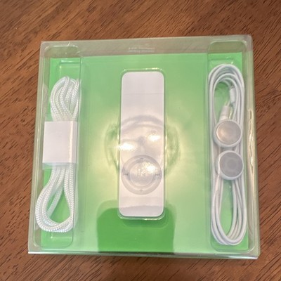 Apple iPod shuffle 2nd Gen 512MB White MP3 Media Player USB 2.0 Headphone