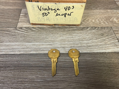 2 VINTAGE 1940s 1950s? NOS MOPAR DODGE PLYMOUTH CHRYSLER DESOTO KEY BLANKS 825