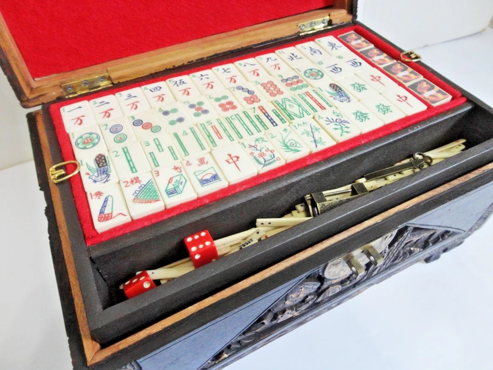 CHINESE CASE WITH FOLDING WOOD RACKS & AN OXEN BONE & BAMBOO MAH JONG SET  1920s - Image 3 of 4