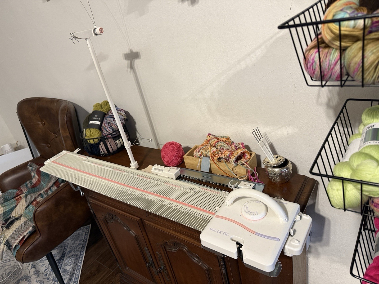 Silver Reed LK 150 Flat Bed Knitting Machine 6.5mm New In Box With Accessories