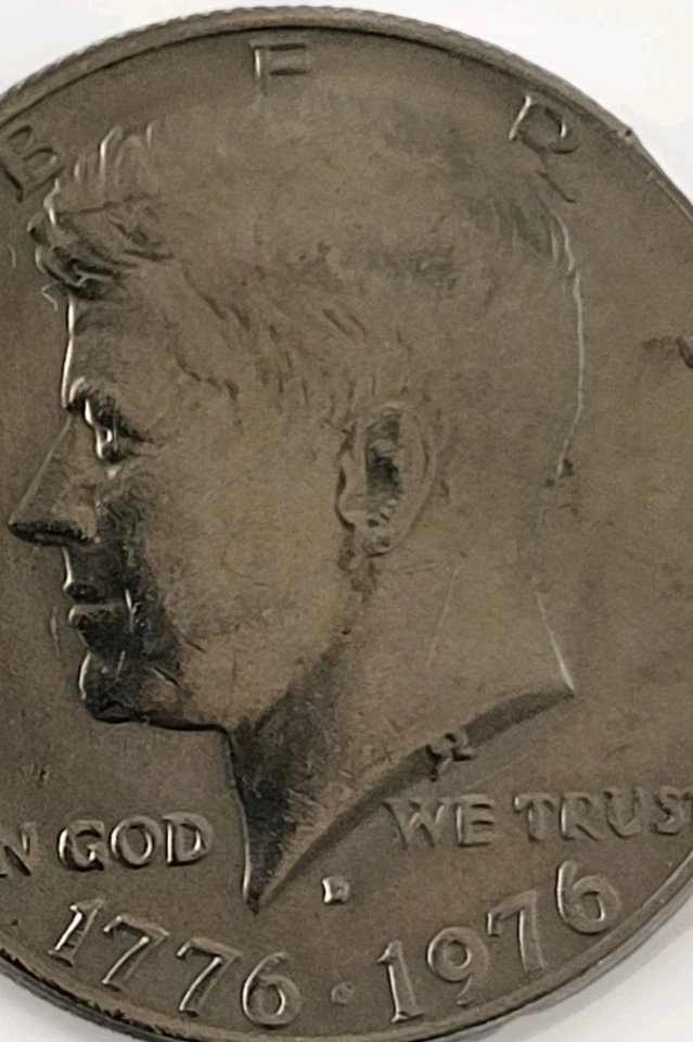 1776 - 1976 年 D 二百周年肯尼迪半美元!带填充完好标记! 收藏品 — 第 2/4 张图片