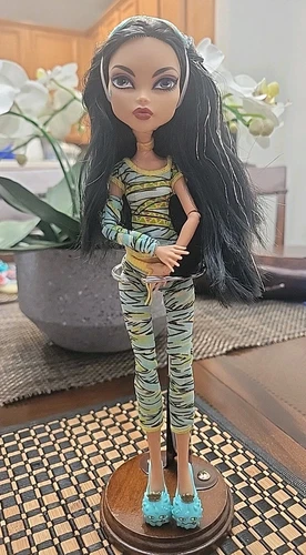 Monster High Doll  Dead Tired Cleo De Nile Doll Mattel 2008