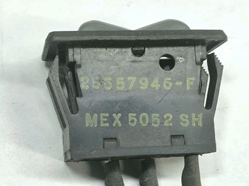 92-99 BONNEVILLE SE SSE SSEI RUNNING FOG LIGHT SWITCH 25557946 GRAY GM USED - Picture 4 of 5