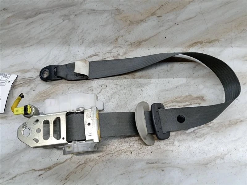 Used Front Right Seat Belt Front fits: 2011 Toyota Prius bucket Prius Plug-in VI Foto 4 de 4