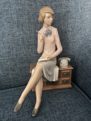 Vintage 1984 NAO by Lladro Secretary Sitting on Desk Collectible Figurine RARE