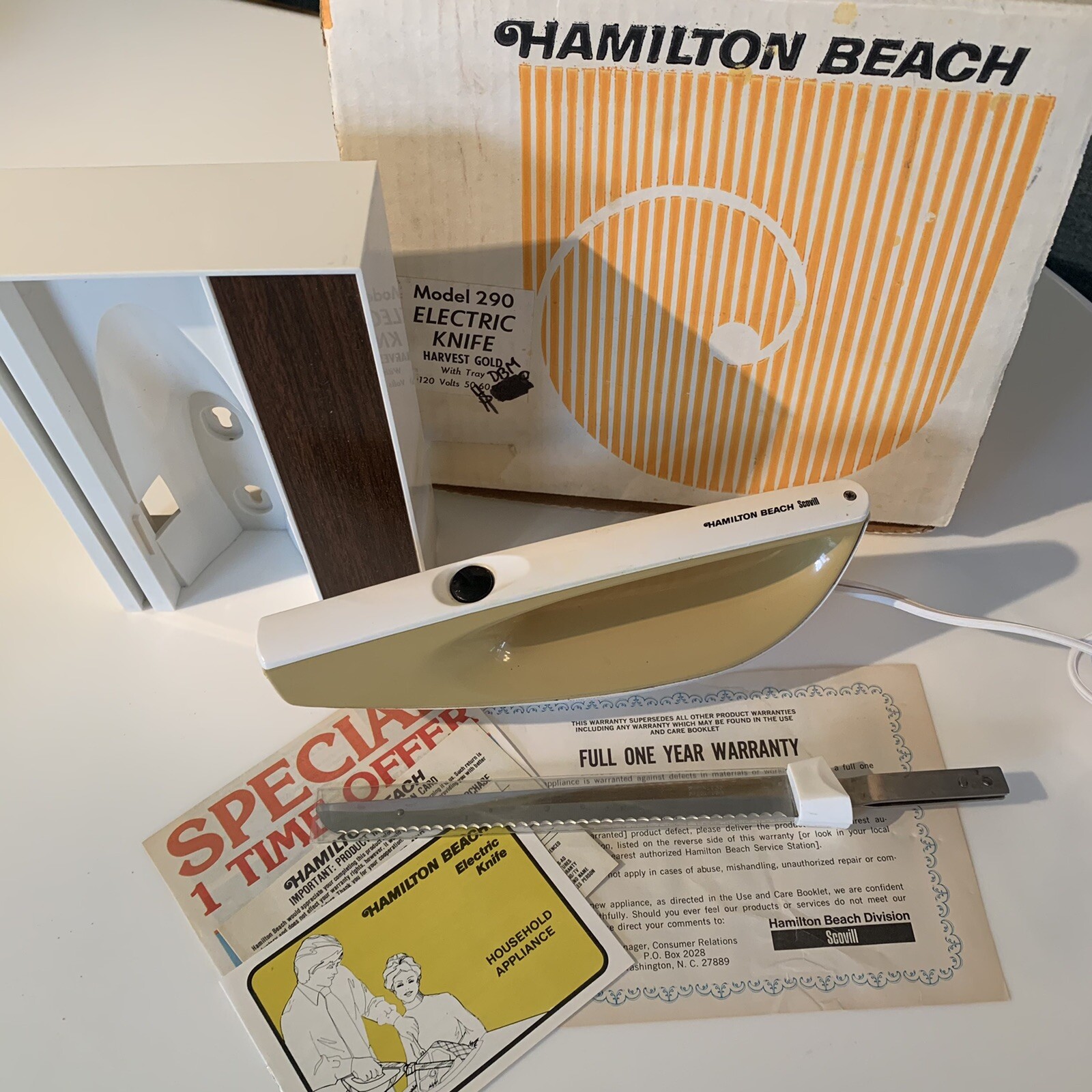 Vintage Hamilton Beach SCOVILL Electric Knife 290 Harvest Gold Wall