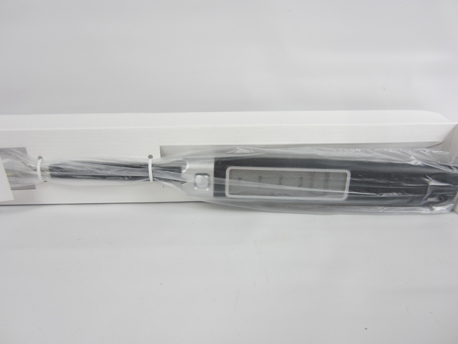 Brookstone Super Bright Chef’s Fork with Built In Thermometer 357319