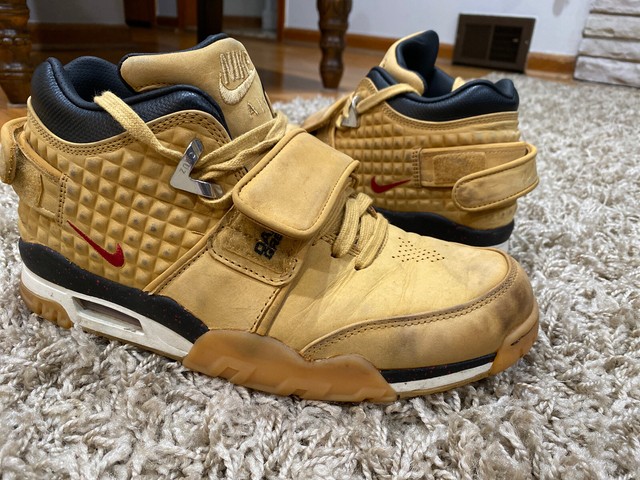 nike air trainer sc wheat
