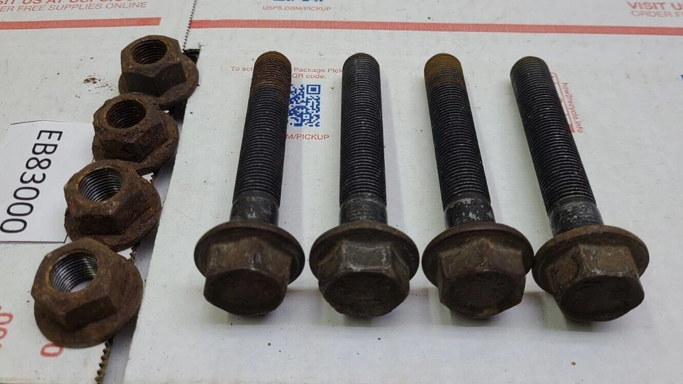 Dodge Ram 1500 2009 2010 4x4 brazo de control del eje trasero pernos de montaje juego de tuercas Foto 2 de 4