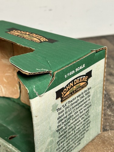 SpecCast 1/16 John Deere 1941-1946 Model LA Tractor Box Box Only No Tractor - Picture 13 of 19