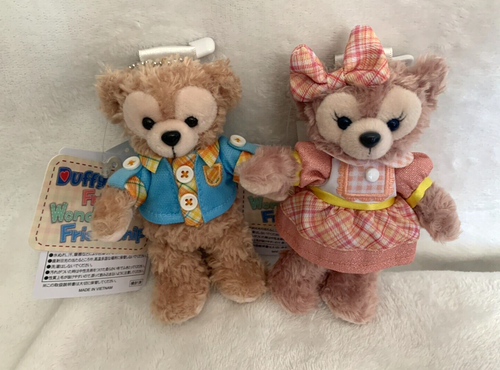 New Tokyo Disney Sea Wonderful Friendship Duffy & Shellie May Badge Keychain - Picture 5 of 9