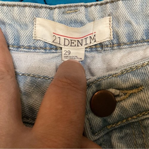 21 Denim Light Wash Distressed Denim Shorts with Cuffed Hem Size 29 - Picture 2 of 8