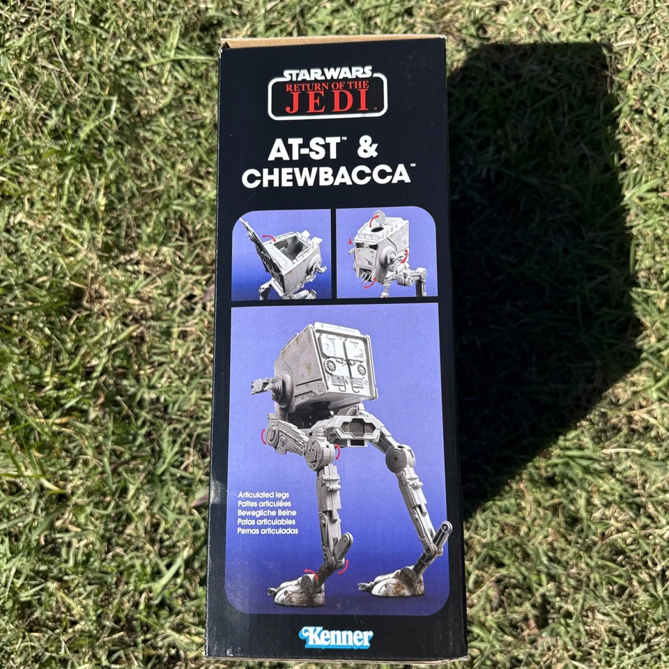 Hasbro Star Wars Return of the Jedi At-St & Chewbacca 2023 en muy buen estado sin usar, en caja original Foto 2 de 2