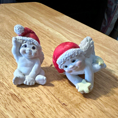 Dreamsicles Set of 2 Christmas Cherub Angel Figurines Santa Hats Holding Star
