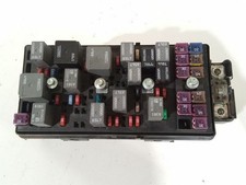 2009-2012 Chevy Malibu 2.4L Engine Fuse Box Assembly w/o Fog Lamps OEM