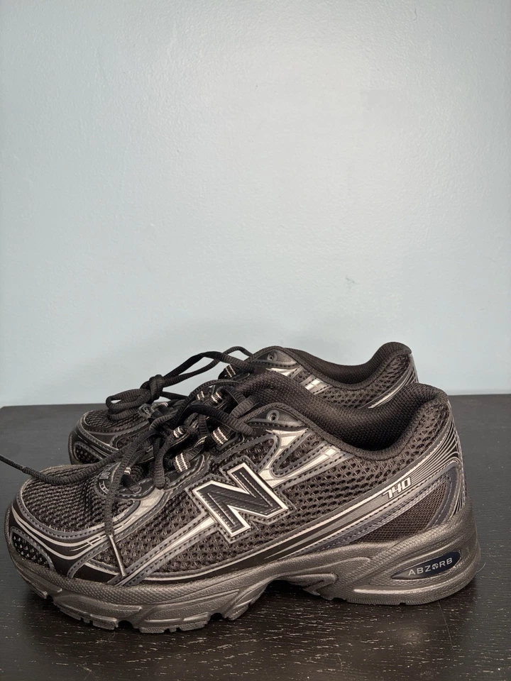 GS Talla 5.5 - New Balance 740 Negro Gris Plata Zapatos para Correr Informales (GR740BM) Foto 2 de 4