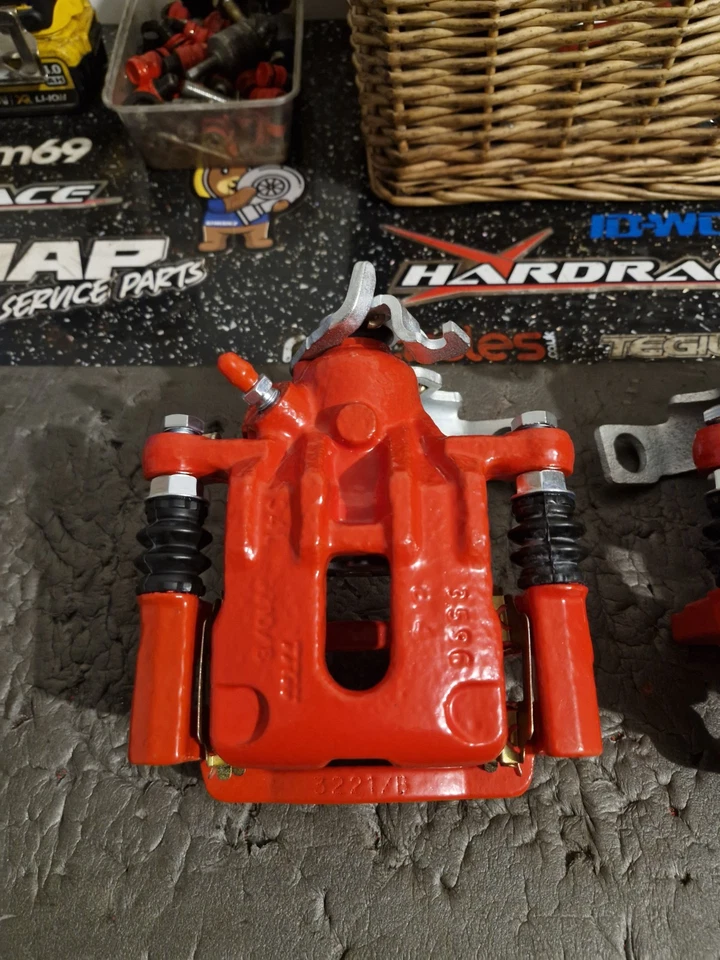 Honda Civic Type R Fn2 Rear Calipers & Carriers Fully Refurbished Powder Coated - Image 2 of 4