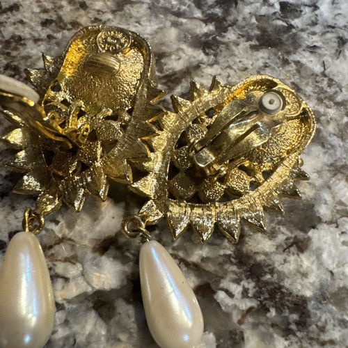 Vintage Elizabeth Taylor Avon Jhaveri Imperial Elegance Purple earrings Pearls - Picture 5 of 7