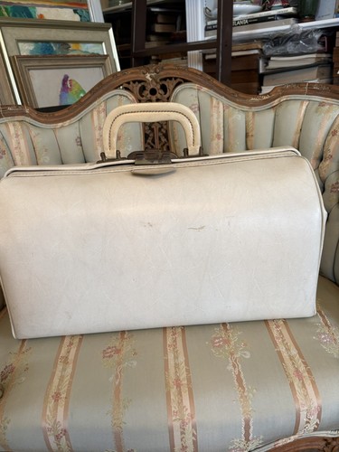 FABULOUS! Antique SUITCASE GLADSTONE VALISE~Color: Ivory, Mid-Century~*VELLUM*