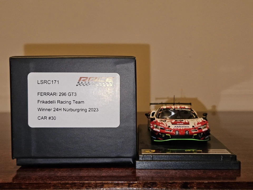 Looksmart LSRC171 Ferrari 296 GT3 #30 Winner 24H Nurburgring 2023 - Escala 1/43 - Imagem 3 de 4