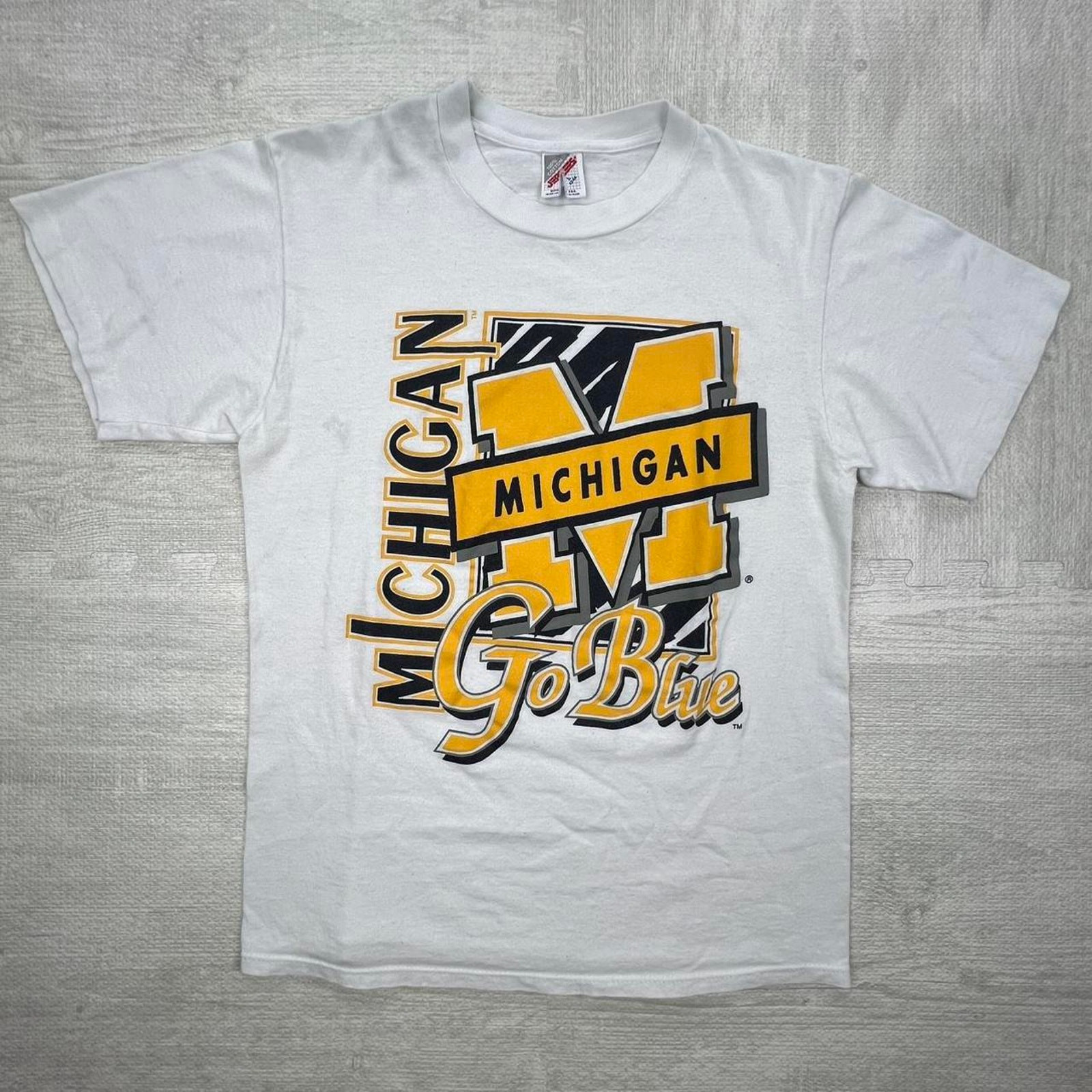 Vintage 90s Michigan Wolverines T-Shirt Tee Size: L White Yellow NCAA College