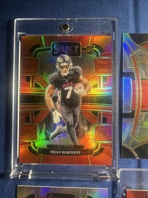 2023 Panini Select - Concourse Bijan Robinson #4 Maroon Prizm /99 (RC) + BOUNS