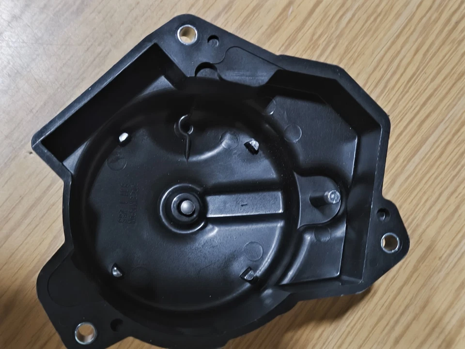 Tapa de distribuidor BWD C983 para Nissan Altima 1997-2001 2,4 L-L4 Foto 3 de 3