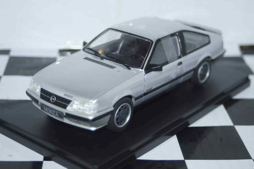 Whitebox Opel Monza A2 GSE Silver 1:24 WB124156-O - Picture 3 of 7