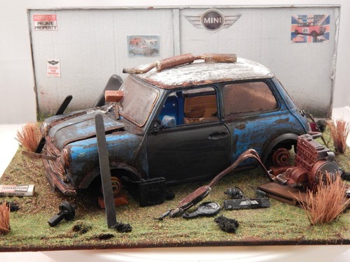 1/18 MINI COOPER BARN FIND DIORAMA CODE 3 JUNK YARD "ANDREW GREEN" - Picture 6 of 10