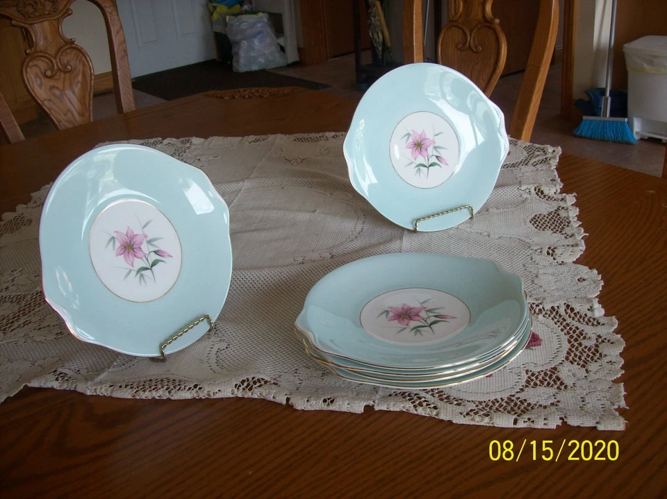 Prato de bolo Royal Albert Elfin padrão 6 alças osso porcelana Inglaterra - Imagem 2 de 4